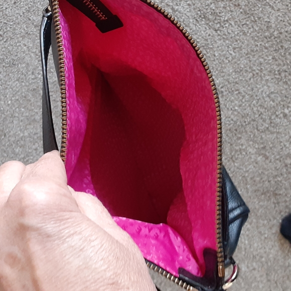 Kate Spade New York Highland Place Mini Maria Black Leather Crossbody. - Picture 9 of 14